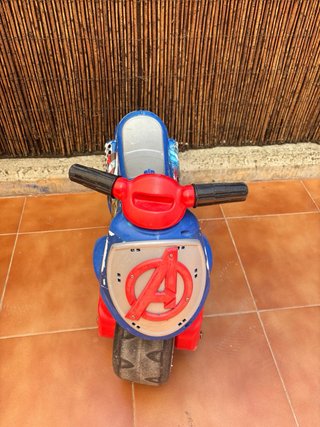 Moto Infantil Los Vengadores