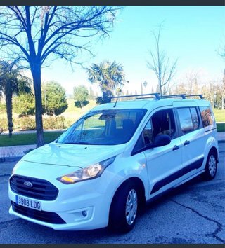 Se vende Impecable Ford Transit Connect L2 (larga)