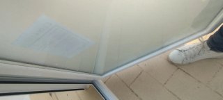Ventana oscilobatiente con persiana