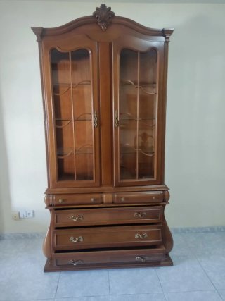 Mueble vitrina madera con cajones