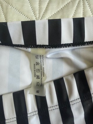 Bañador rayas blancas y negras Talla M