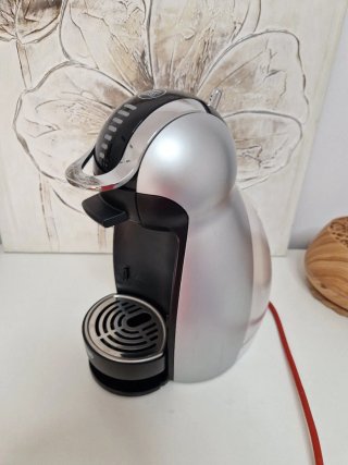 Cafetera Dolce Gusto Plata