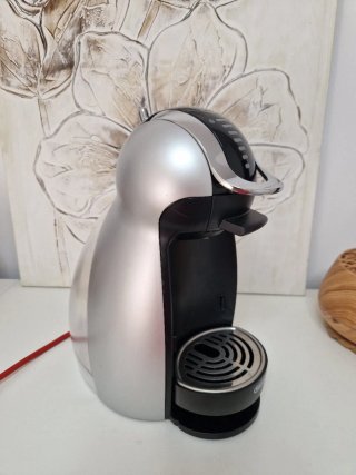 Cafetera Dolce Gusto Plata