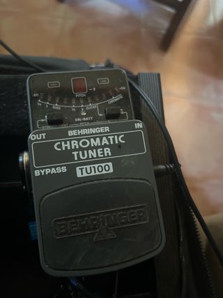 Behringer TU100 Afinador Cromático