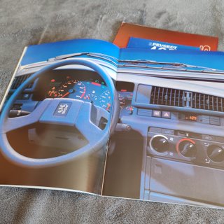2 Catálogos Originais Peugeot 405