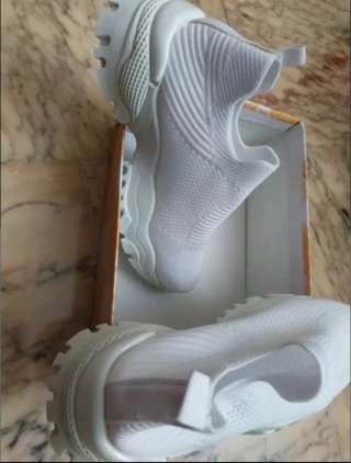 Scarpe nuove sportive bianche taglia 38