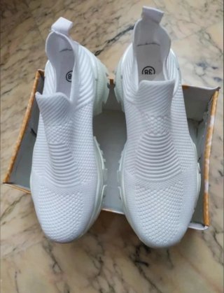 Scarpe nuove sportive bianche taglia 38