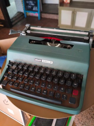 Máquina de Escribir Olivetti Lettera 32