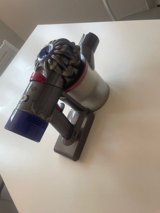 Aspirapolvere Dyson V8 Absolute da riparare