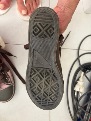 Zapatillas rosas y marrones