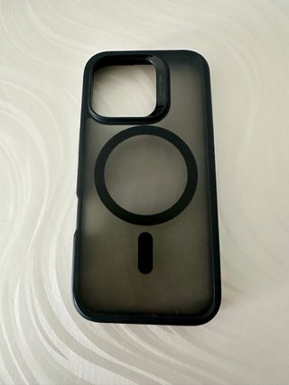 Funda iPhone 16 PRO Negra ESR HaloLock