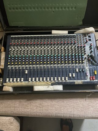 Mesa de mezclas Soundcraft MFX 20 canales