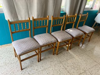 Juego de 5 sillas de comedor de madera