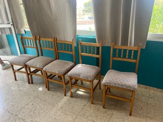 Juego de 5 sillas de comedor de madera