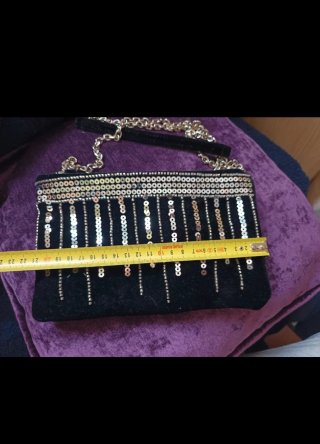 Bolso de fiesta negro y plateado