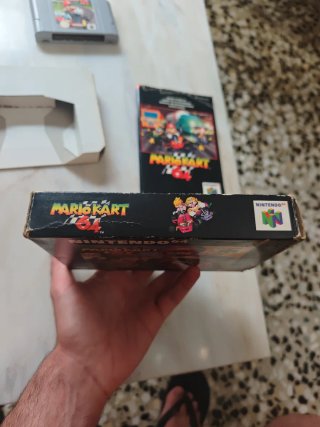 Mario Kart 64 con Caja, Insert y Manual