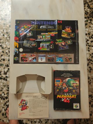Mario Kart 64 con Caja, Insert y Manual