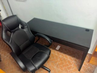 Silla Gamer Negra + Escritorio