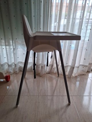 Trona infantil blanca