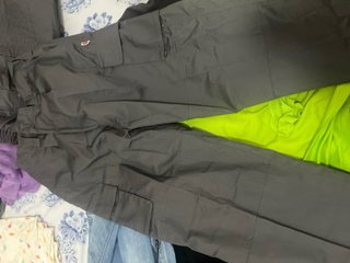 2 PANTALONES DE TRABAJO GRISES