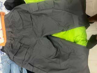 2 PANTALONES DE TRABAJO GRISES