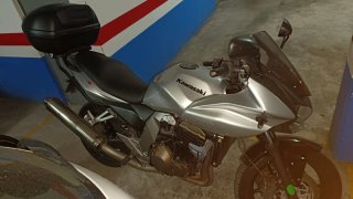 Kawasaki Z750S Sportbike Plata