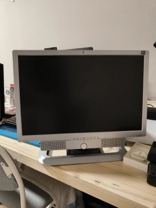 2 Monitores HP L1906 y L2045w
