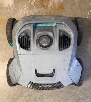 Robot Limpiafondos Alpár