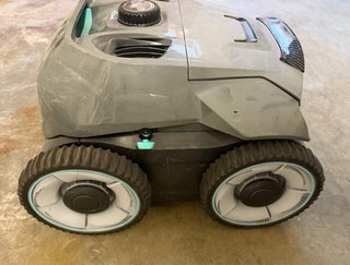 Robot Limpiafondos Alpár