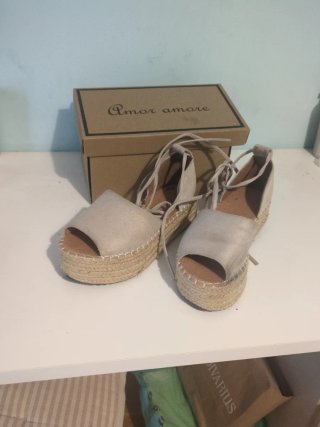 Sandalias cuña esparto beige