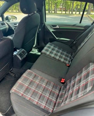 Volkswagen Golf GTI PERFORMANCE 230 CV