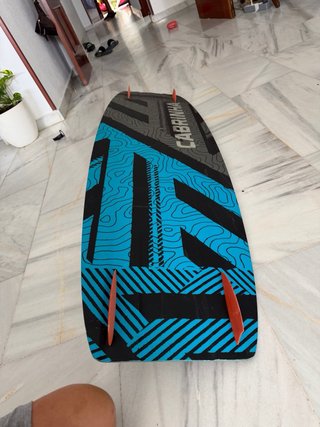 Tabla y arnés de kitesurf