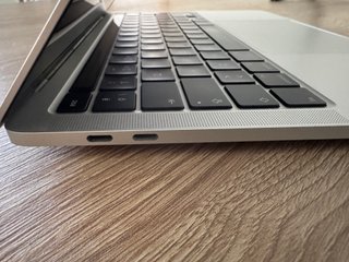 MacBook Pro 13" i5 16GB 1TB SSD 139 ciclos 2020