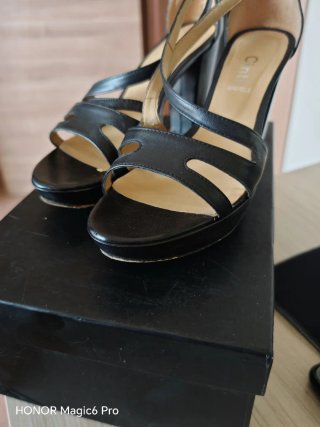 Scarpe Cinti neri in vera pelle