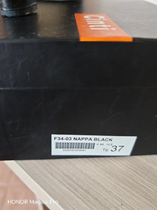 Scarpe Cinti neri in vera pelle