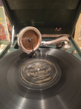 Gramola Polydor Antigua