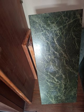 Losa de mármol verde veteado