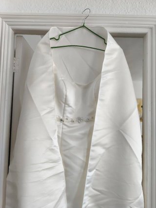 Vestido de Novia Blanco con Detalles