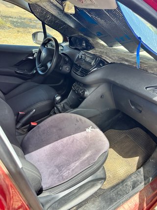 Peugeot 208 2015