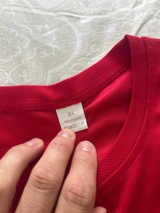 Camiseta deportiva sin mangas roja