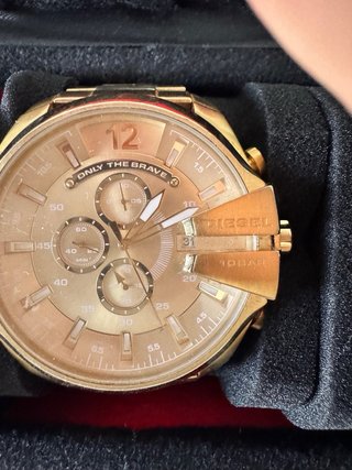 Reloj Guess y diesel Blanco y Dorado