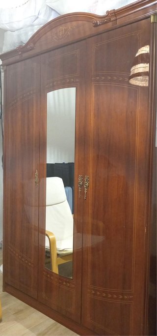 Armario vintage madera con espejo
