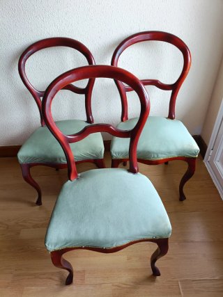 3 Sillas de Madera con Asiento Tapizado