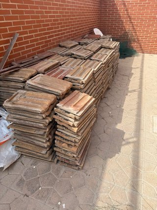 Tejas planas de barro. Precio unidad.