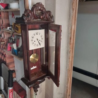 2 Relojes de pared antiguos de péndulo