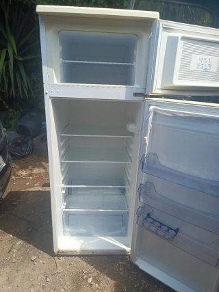 Nevera blanca con congelador