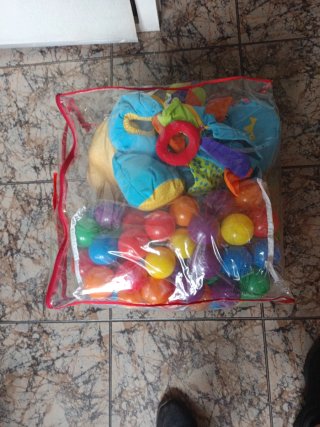 Juguete de bolas infantil con piscina