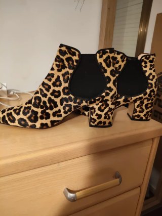 Botita tacón estampado leopardo