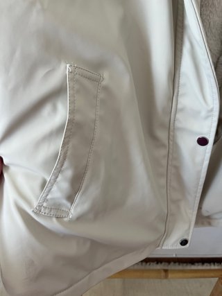 Chaqueta impermeable con pelo