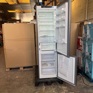 Nevera Bosch Serie 4 KGN392LAG altura 2,02
